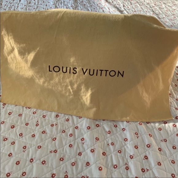 Louis Vuitton Tivoli GM - Picture 9 of 13